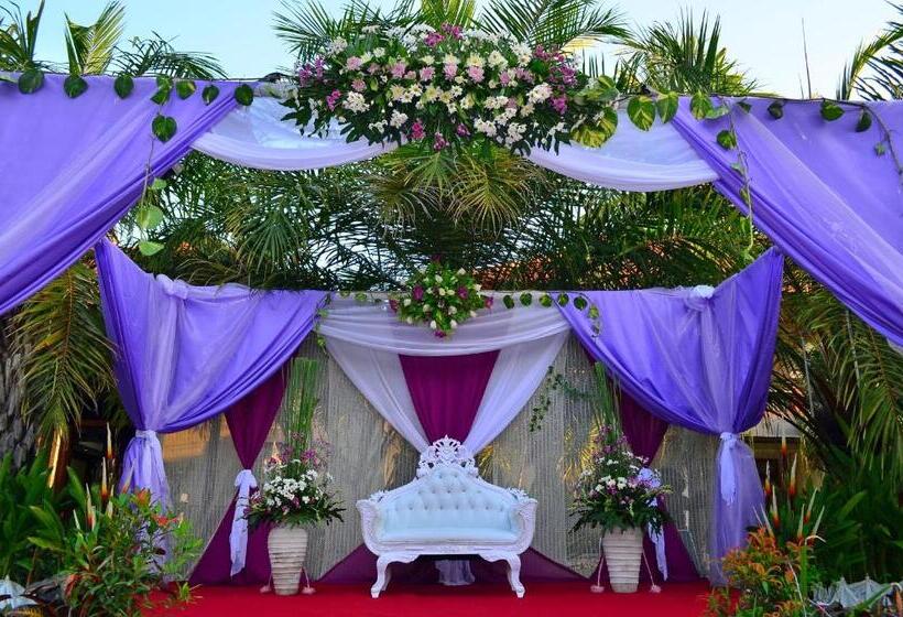 Inna Sindhu Beach Hotel & Resort