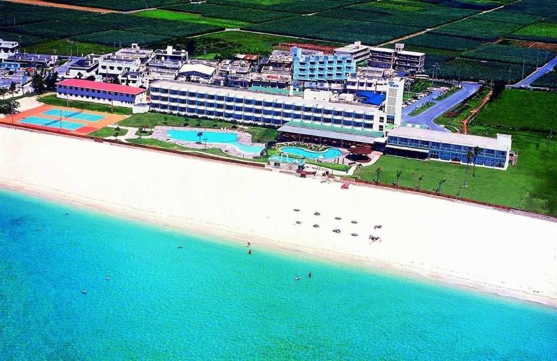 בית מלון כפרי En Resort Kumejima Eef Beach