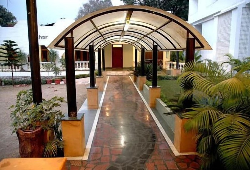 هتل Madhuban