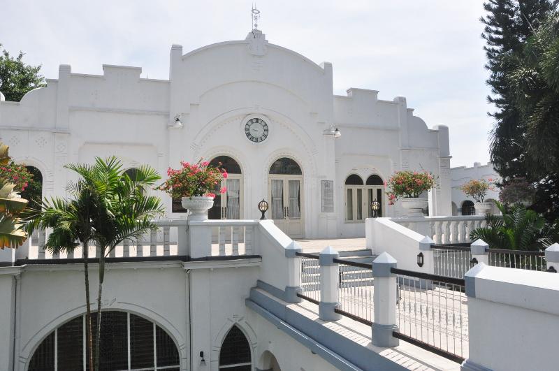 هتل Majapahit Surabaya Mgallery