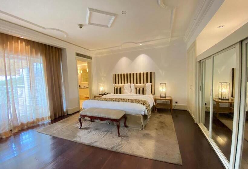 בית מלון כפרי The Claridges New Delhi