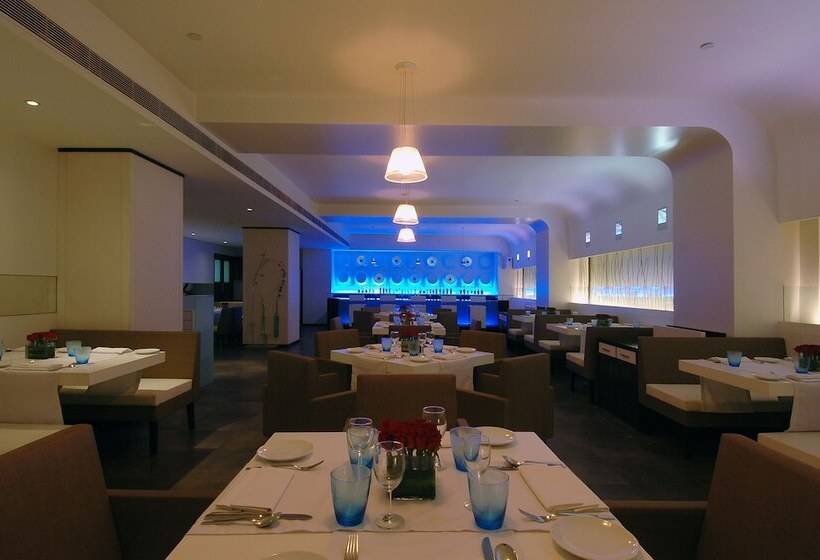 هتل The Hans, New Delhi