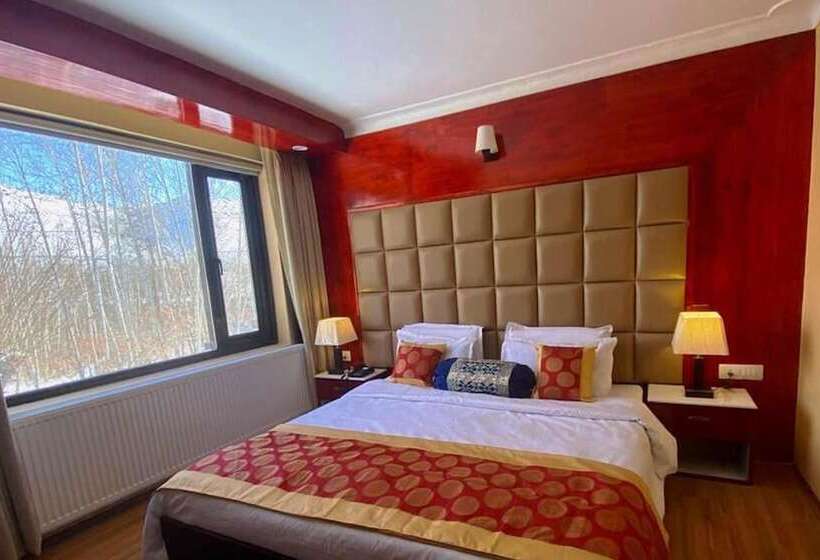 Отель The Highland Mountain Resort & Spa