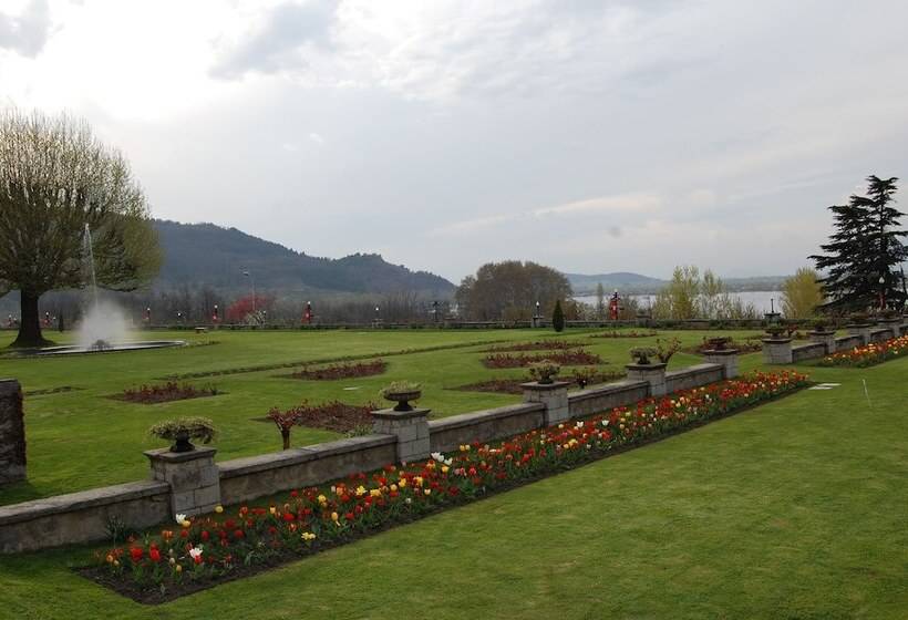 בית מלון כפרי The Lalit Grand Palace Srinagar