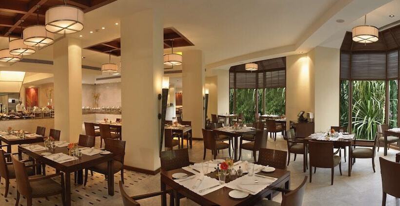 Отель The Leela Mumbai