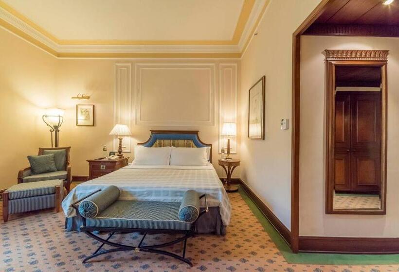 هتل The Oberoi Grand Kolkata