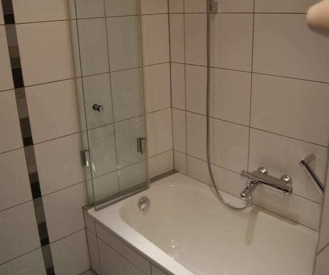 هتل Logis Hôtel Acacia