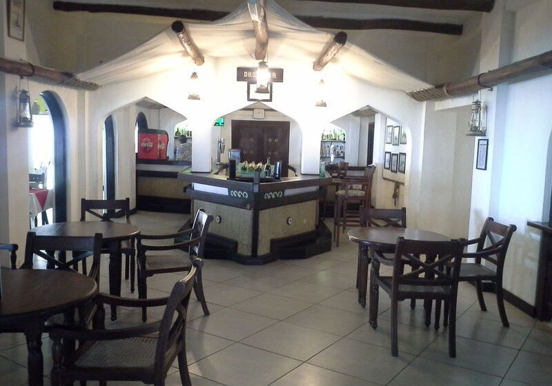 בית מלון כפרי Bamburi Beach