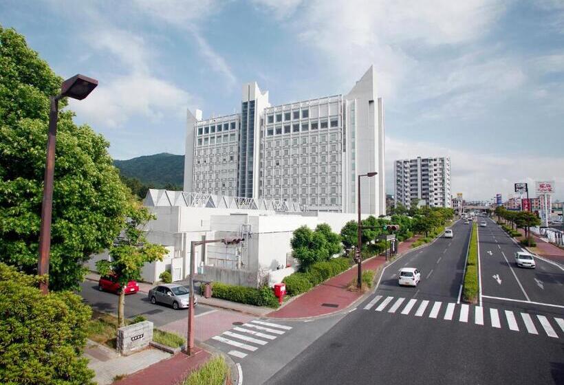 هتل Crown Palais Kitakyushu