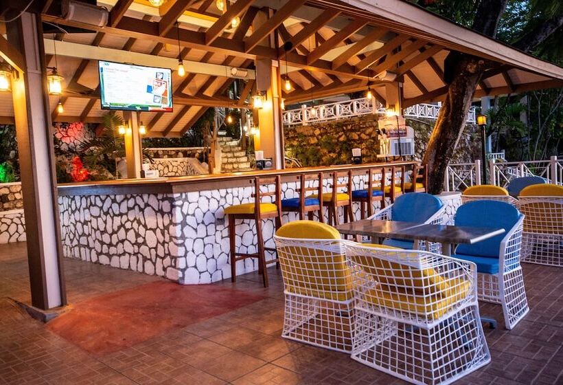 هتل Hibiscus Lodge