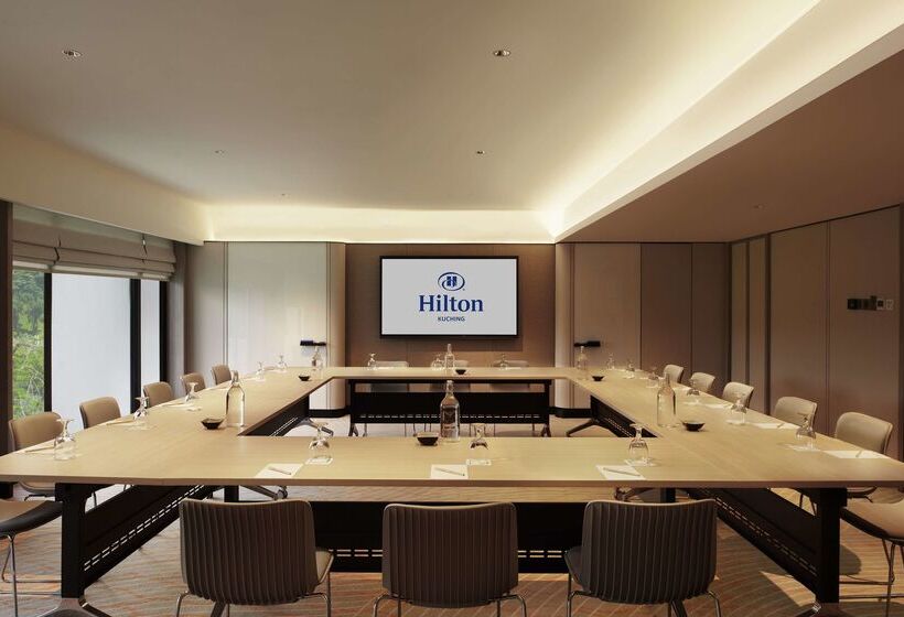 هتل Hilton Kuching