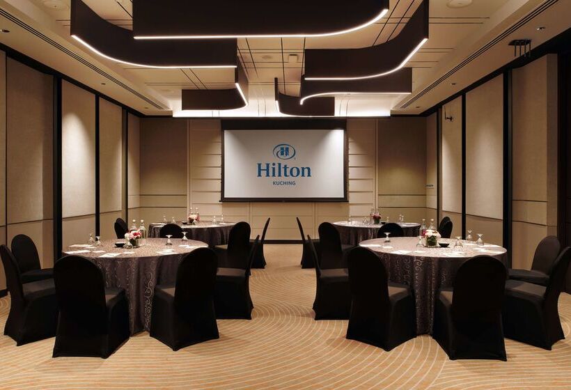 هتل Hilton Kuching