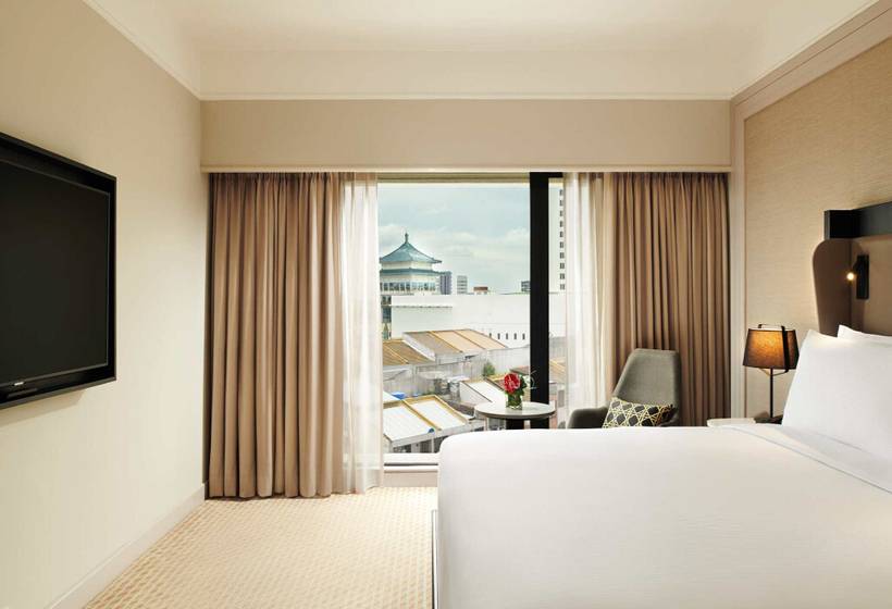 هتل Hilton Kuching