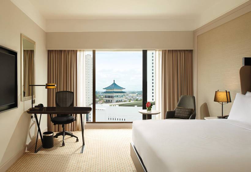 호텔 Hilton Kuching