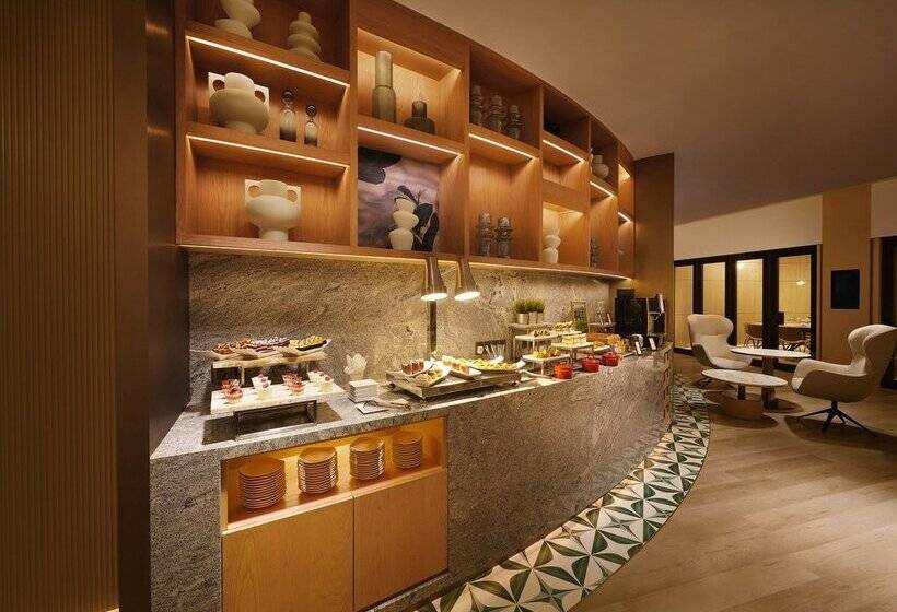 هتل Hilton Petaling Jaya