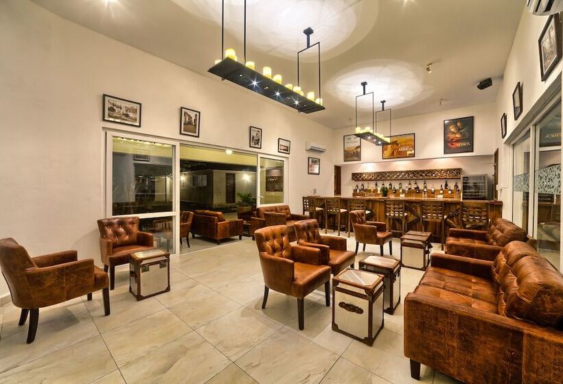 هتل Leopard Beach Resort And Spa