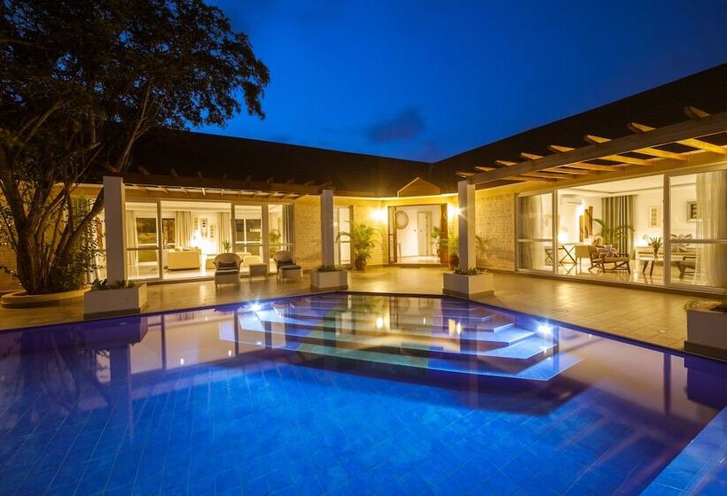 هتل Leopard Beach Resort And Spa
