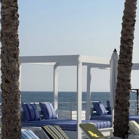 هتل Riviera  Beirut