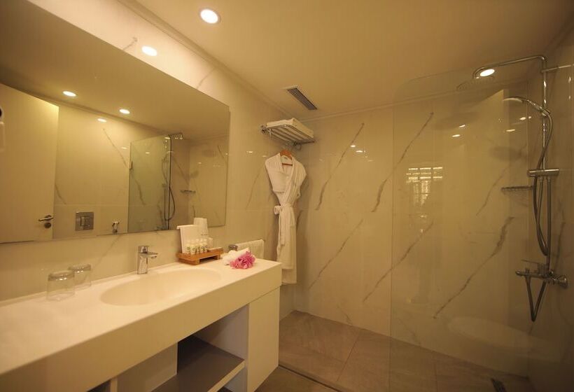 Riviera Hotel Beirut