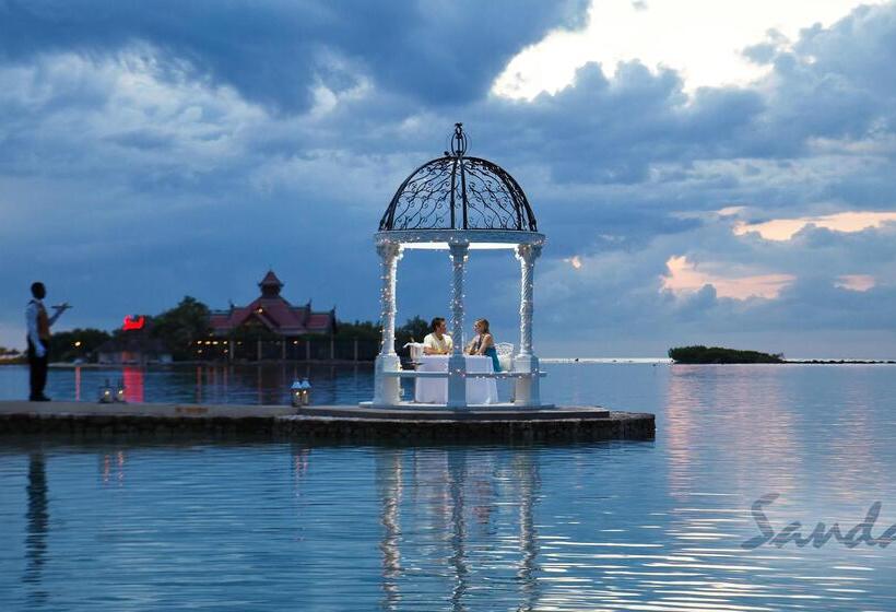 Fotos del hotel Sandals Royal Caribbean  All Inclusive Couples Only:  42