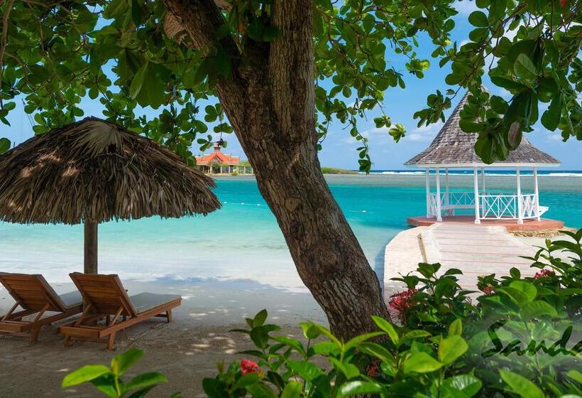 Hotel Sandals Royal Caribbean Resort & Private Island  Couples Only