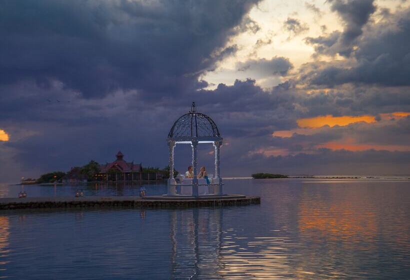 Fotos del hotel Sandals Royal Caribbean  All Inclusive Couples Only:  57