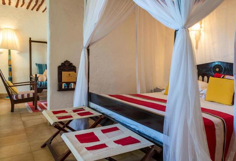 בית מלון כפרי Serena Beach Resort & Spa