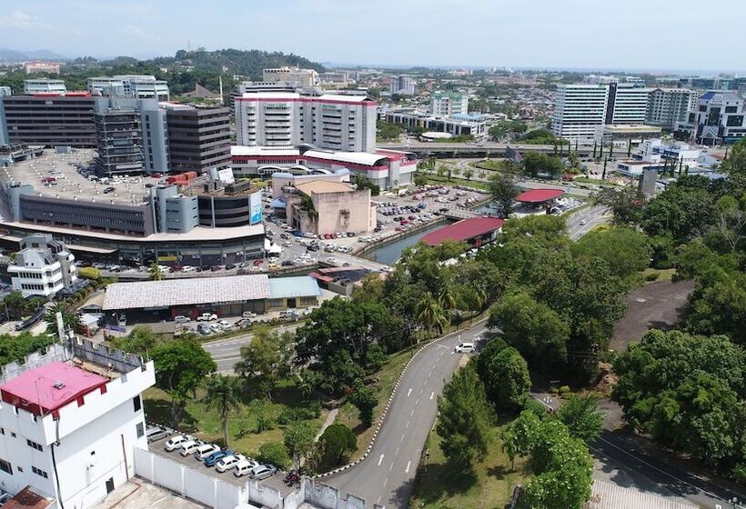 هتل The Palace  Kota Kinabalu