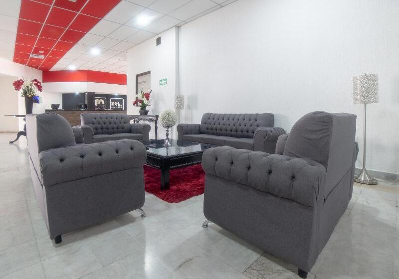 هتل Casa Real Celaya