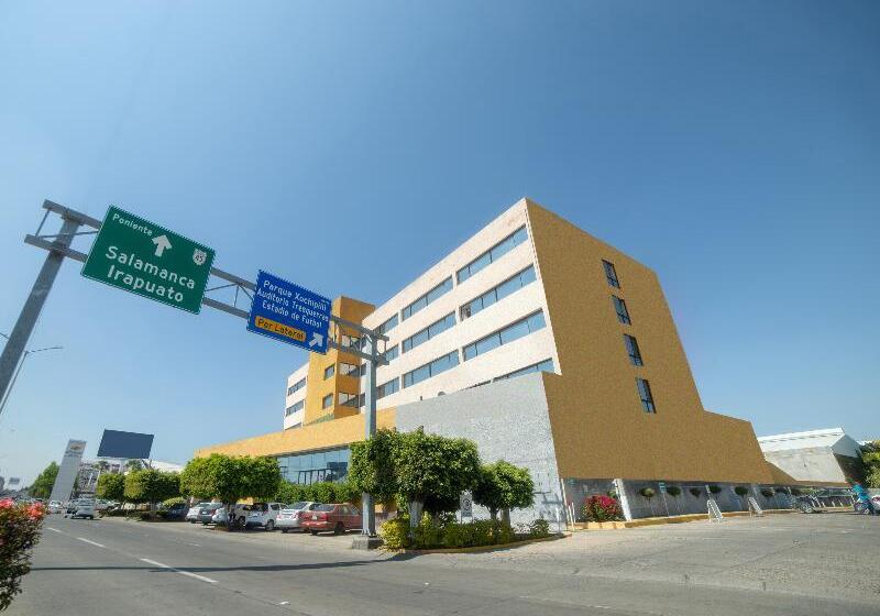 هتل Casa Real Celaya