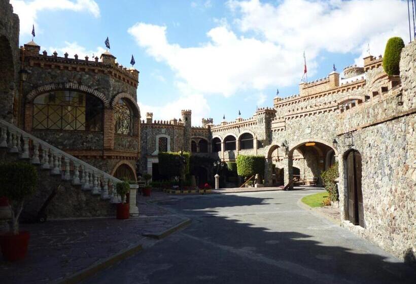 Hotelli Castillo De Santa Cecilia