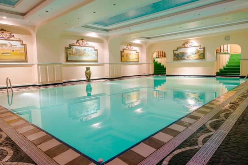 هتل Hôtel Colbert   Spa & Casino