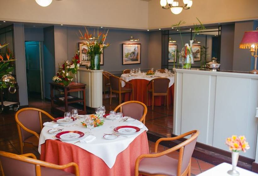 هتل Hôtel Colbert   Spa & Casino