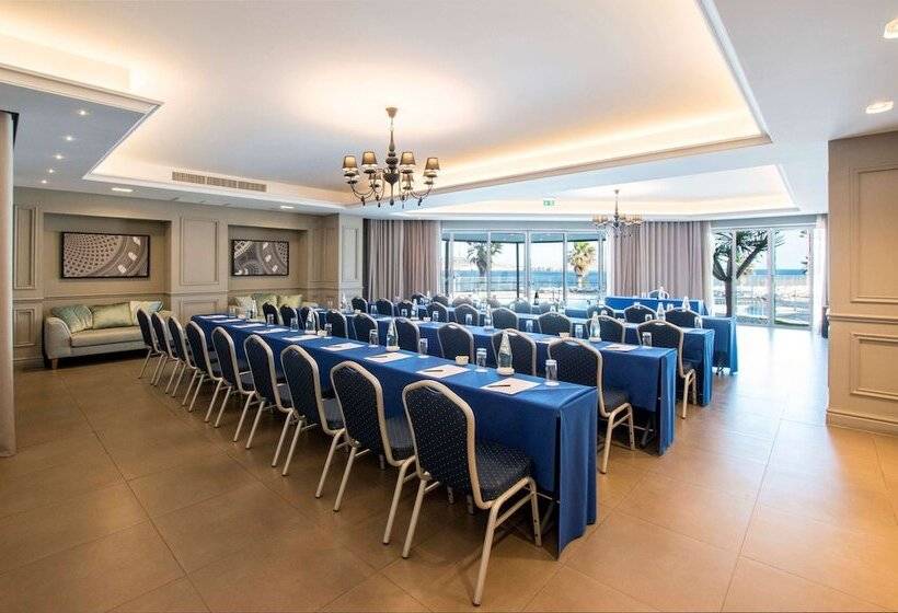 هتل Doubletree by Hilton Malta