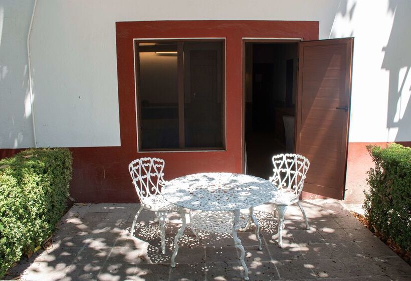هتل Hacienda Jurica By Brisas