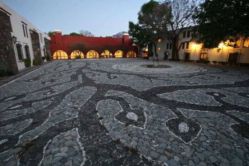 هتل Hacienda Jurica By Brisas