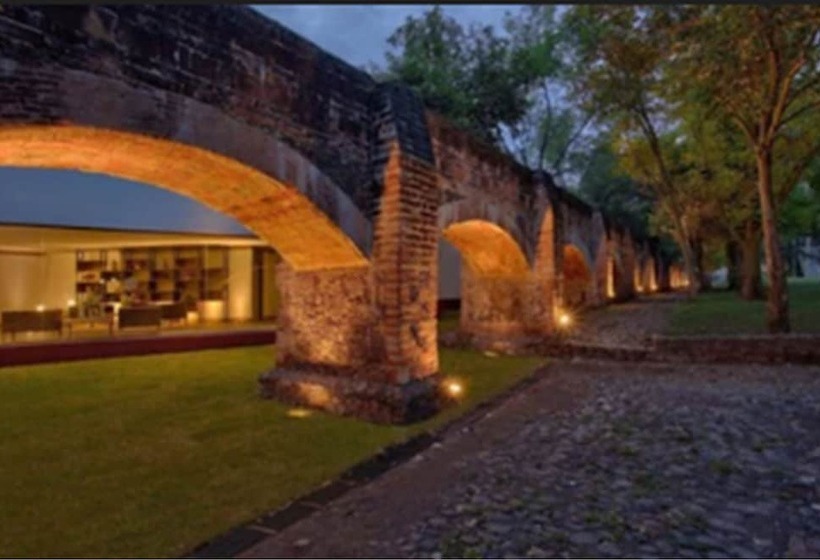 هتل Hacienda Jurica By Brisas