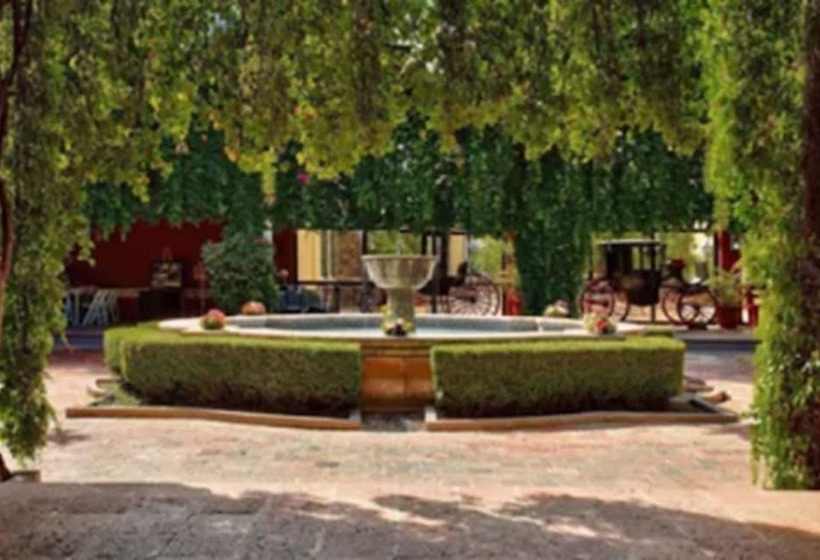 هتل Hacienda Jurica By Brisas