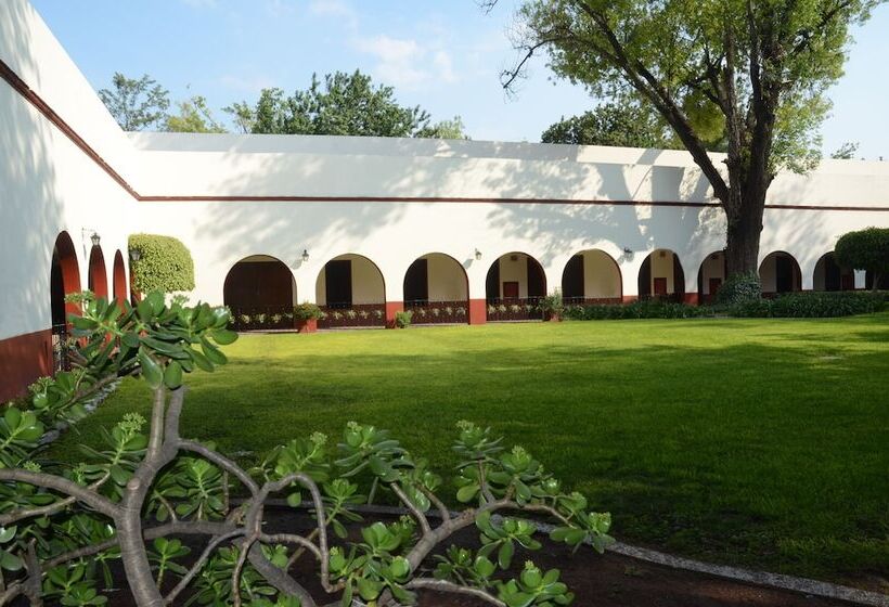 هتل Hacienda Jurica By Brisas