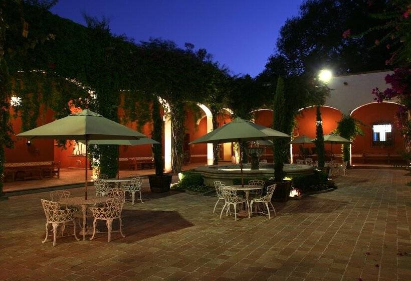 هتل Hacienda Jurica By Brisas