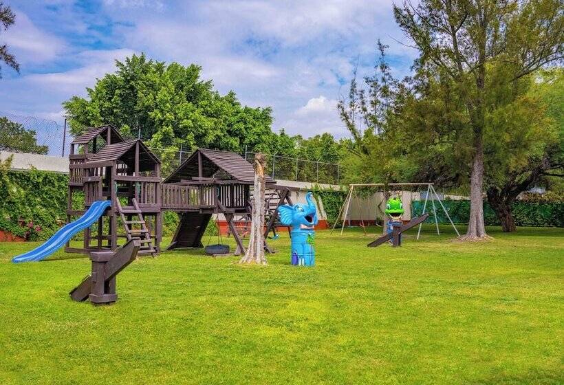 هتل Hacienda Jurica By Brisas