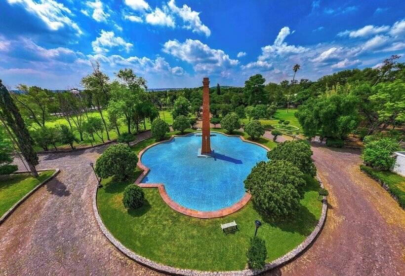 هتل Hacienda Jurica By Brisas