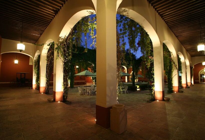 هتل Hacienda Jurica By Brisas