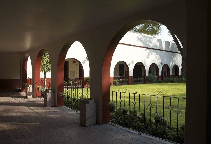 هتل Hacienda Jurica By Brisas