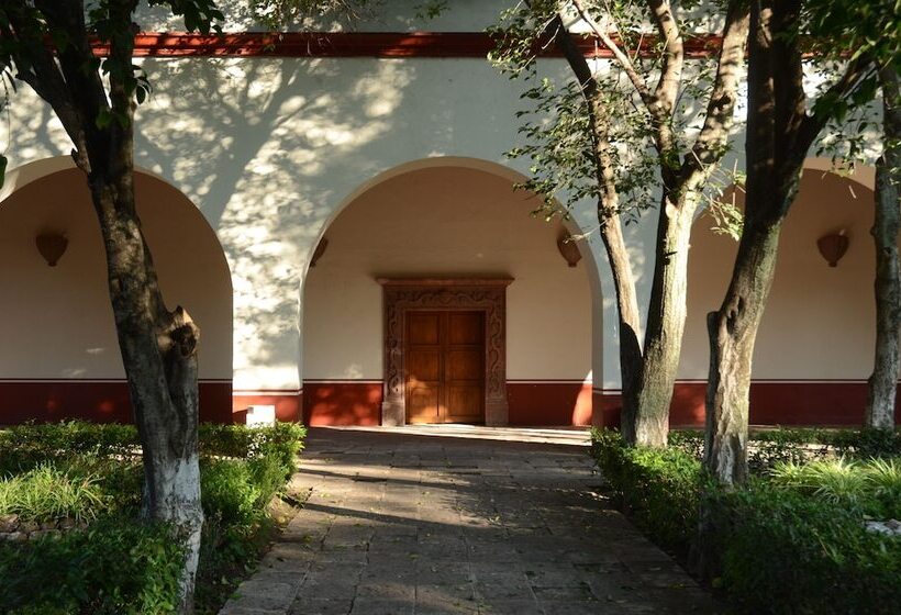 هتل Hacienda Jurica By Brisas