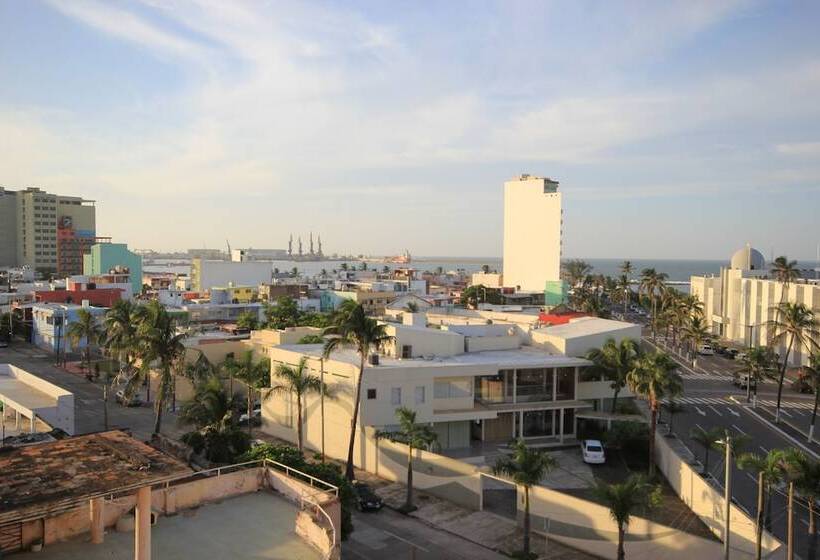 هتل Howard Johnson By Wyndham Veracruz