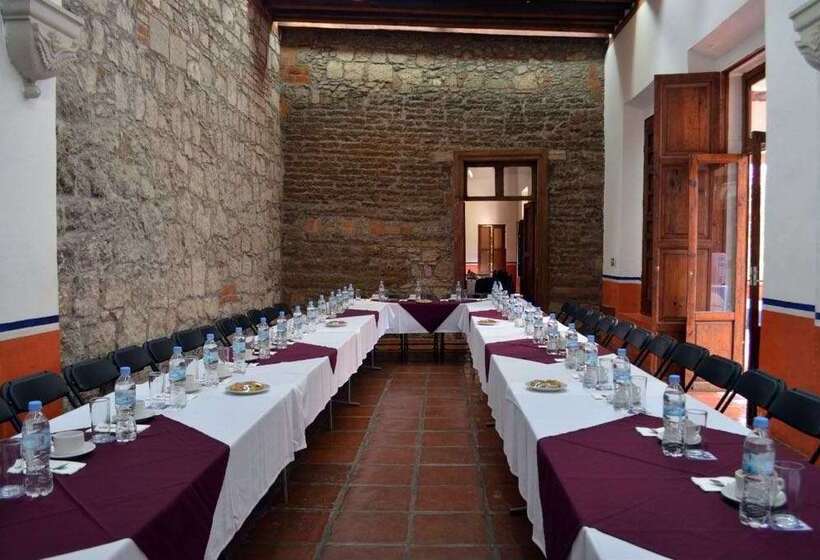 Hotel Howard Johnson By Wyndham Morelia Calle Real