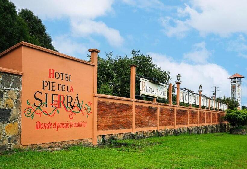 هتل Pie De La Sierra