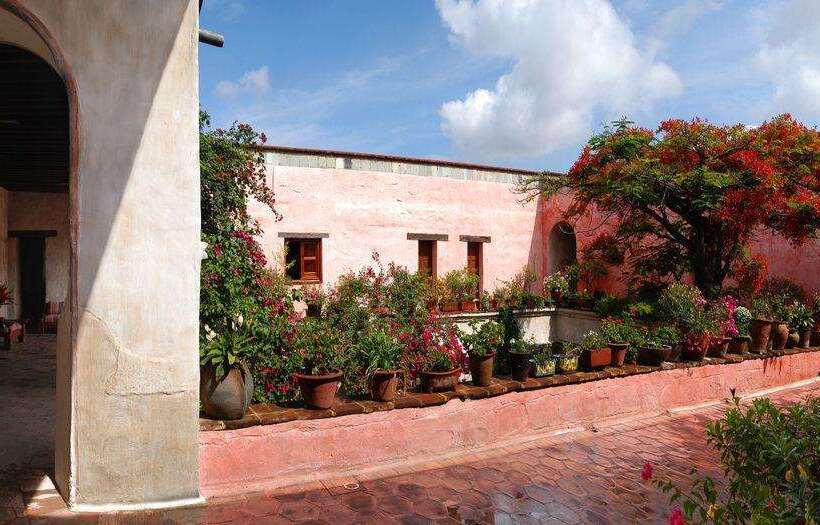Отель Quinta Real Oaxaca