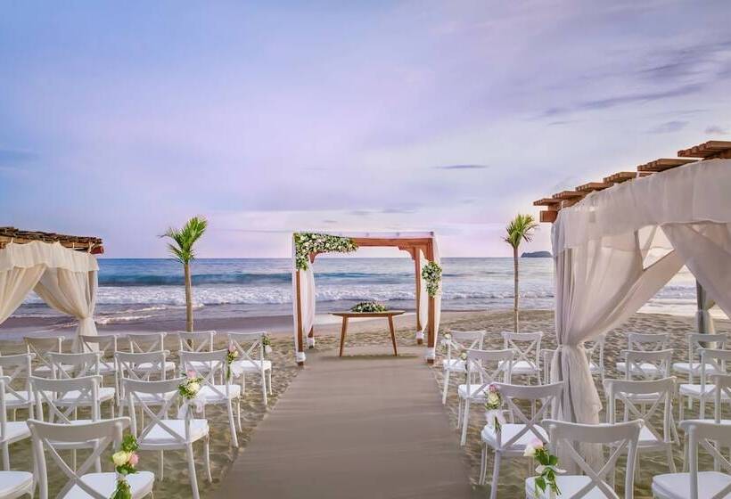 هتل Sunscape Dorado Pacifico Ixtapa Resort & Spa  All Inclusive